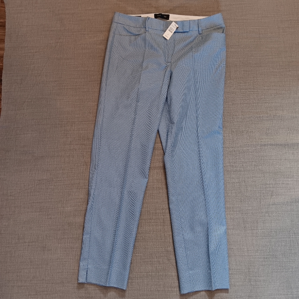 *SPRING SALE* Talbots size 6 cropped trousers. Blue and white print. NWT